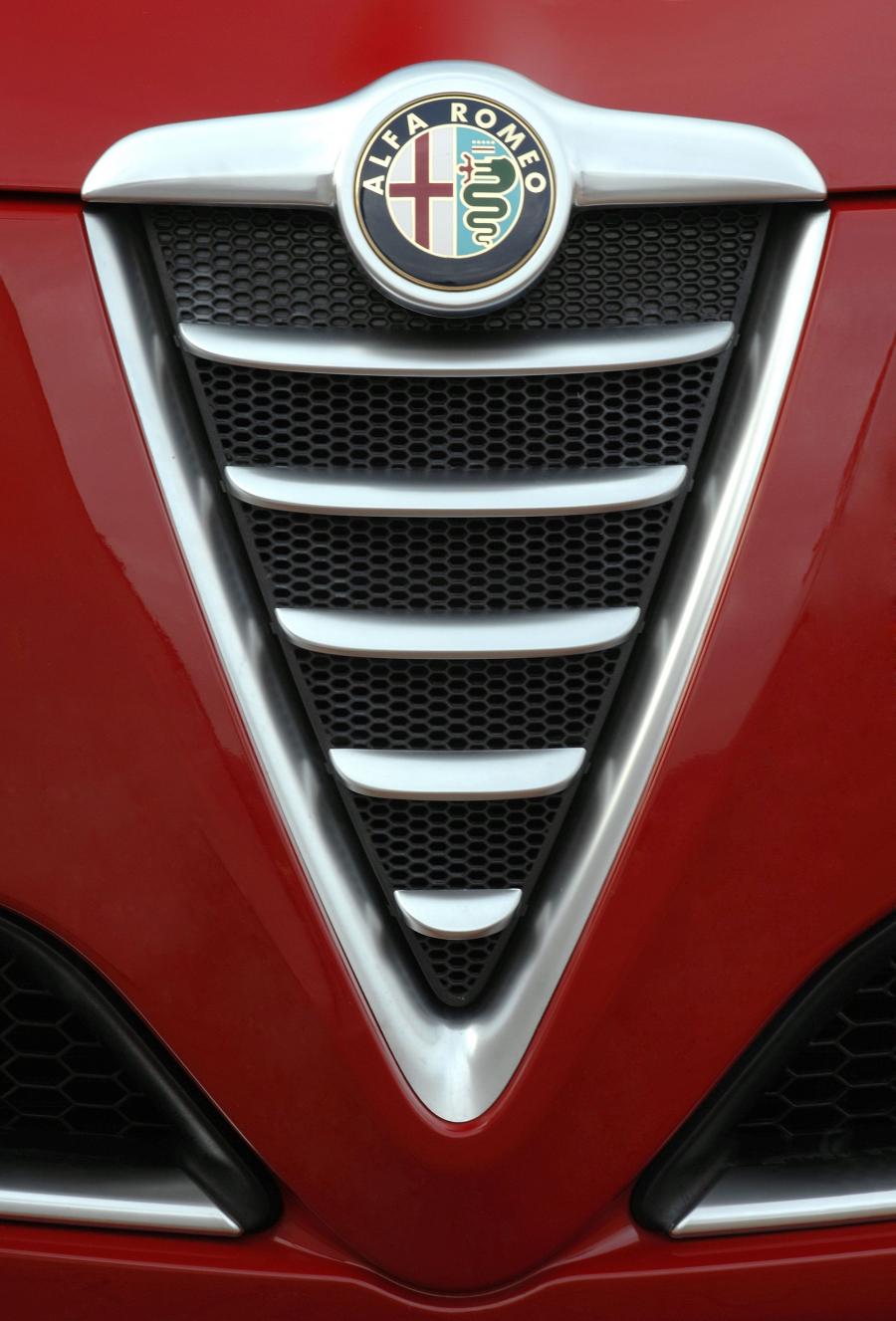 Логотип Alfa Romeo GT Q2 (937C) 2008 года  (ZA) (фото 12 из 31)